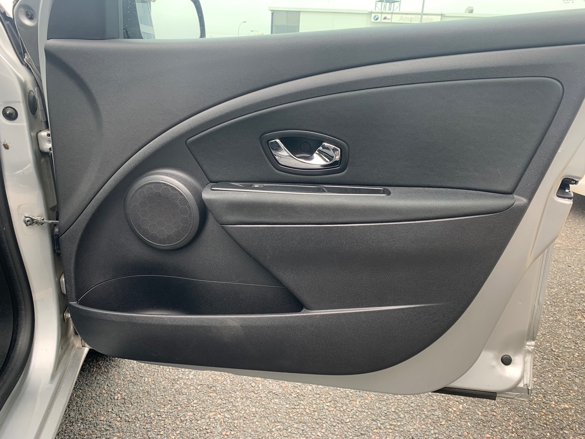 RENAULT Megane Estate 110 ch | Business | GPS | Régulateur de vitesse | Radar de recul | Bluetooth