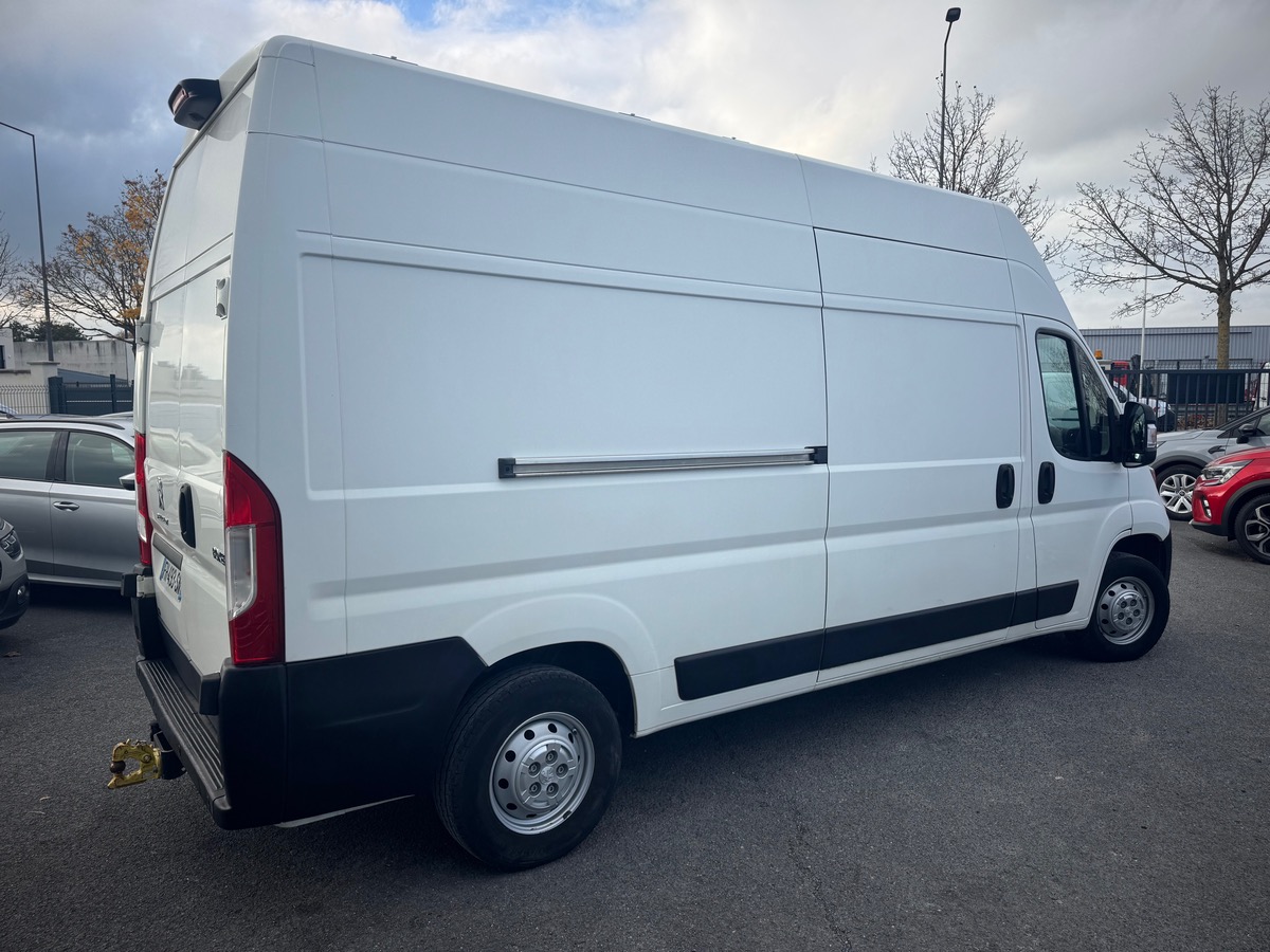 Peugeot Boxer L3H3 2.0 BHDI 130CH PREMIUM PACK + ATTELAGE / PRIX TTC / 12500€ HT