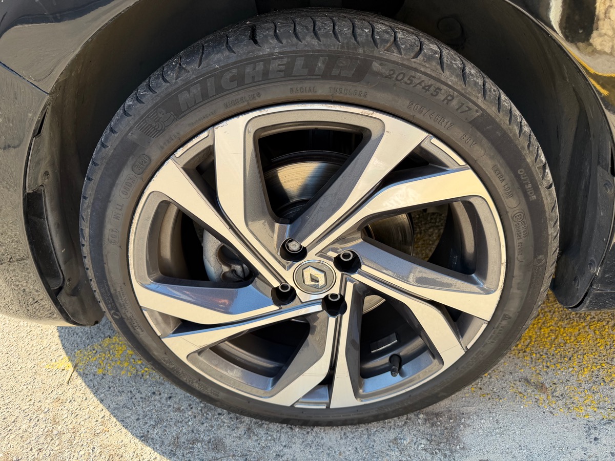 RENAULT Clio V  1.3 TCE 130 CV / RS LINE / Carplay / Caméra de recul /Full Black /KM Réel/ Son Focal