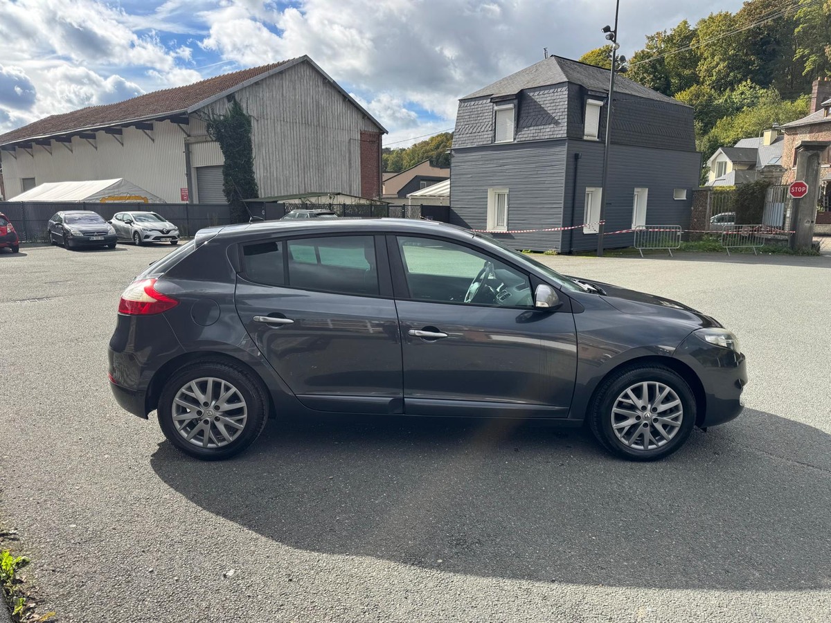 RENAULT Megane III 1.5 dci 110cv Limited - Garantie
