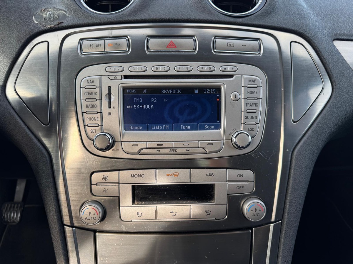 Ford Mondeo 2.0 140 TDCi Titanium-DISTRIBUTION NEUVE-GARANTIE