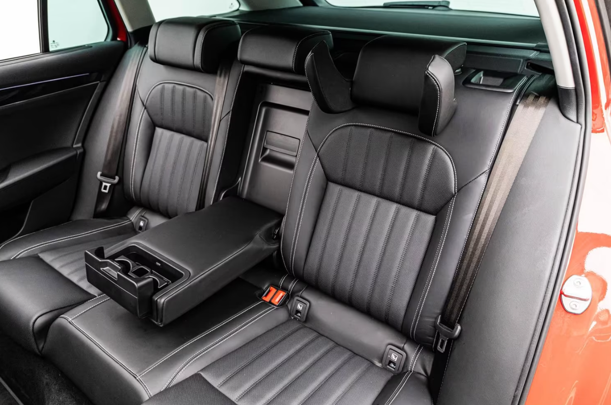 Skoda Superb Combi III 2.0 TDI 200ch SCR Laurin&Klement 4x4 DSG7 Toit ouvrant Canton Attelage