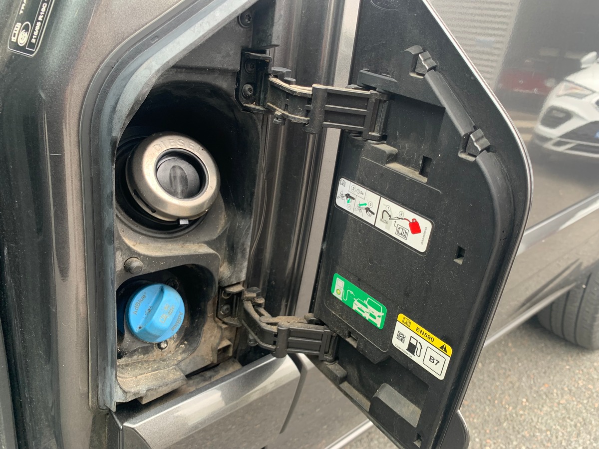Ford TRANSIT CUSTOM 130 ch | L1H1 Trend Business | 3 Places | Caméra recul | Attelage | Roue secours