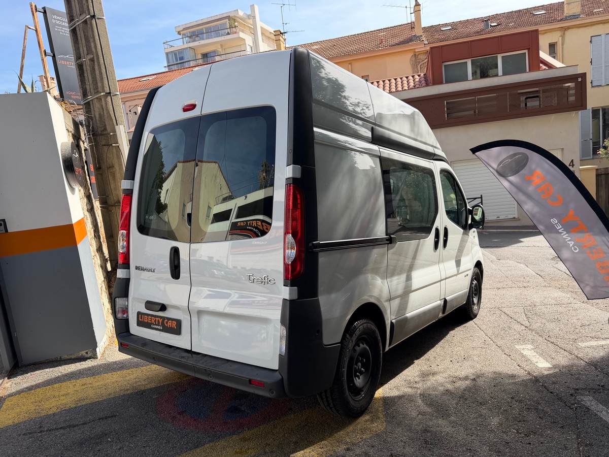 RENAULT Trafic 2.0 dCi 115 CV Fourgon Phase 2 L1H1 / Clim / Radar