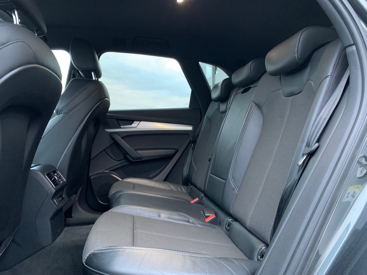 Audi Q5 190 ch | S-line | Virtual Cockpit | Caméra de recul | Coffre électrique | Attelage