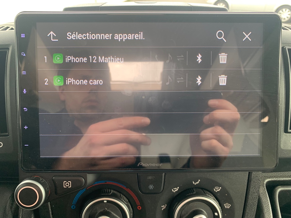 Capron A 140 ch | CAMERA DE RECUL |  LITS SUPPERPOSES | STORE EXTERIEUR | Climatisation manuelle