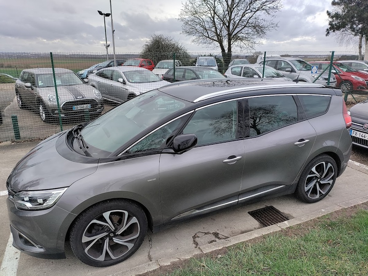 RENAULT Grand Scenic IV 1.7 Blue dCi 150 Business Intens 7 PLACES