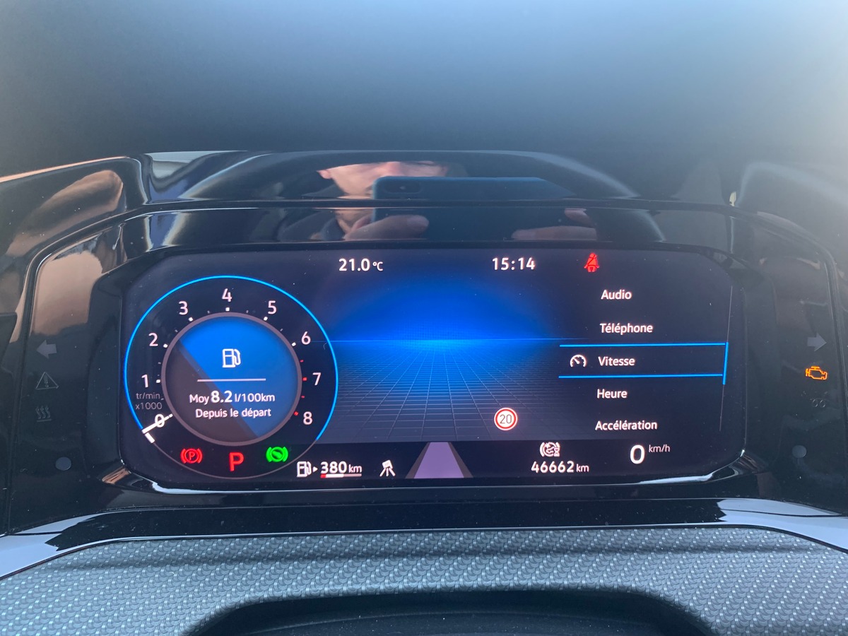 Volkswagen GOLF 8 320 chevaux | R | Toit ouvrant | Caméra de recul | Apple car play | GPS | Attelage