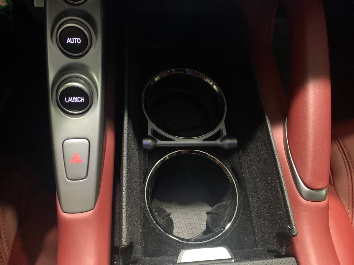 Ferrari GTC4LUSSO T 610 ch | V8 3.9 | Dernière révision constructeur à 22209 kms en 02/2025