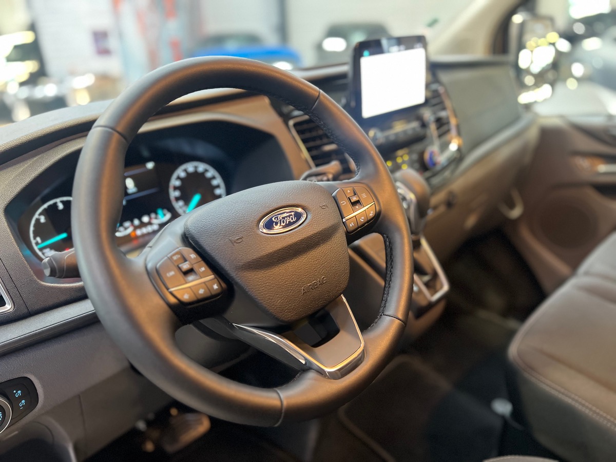 Ford Custom 6 places L1H1 Fourgon 2.0 EcoBlue 170 BVA6 + benne bois AR
