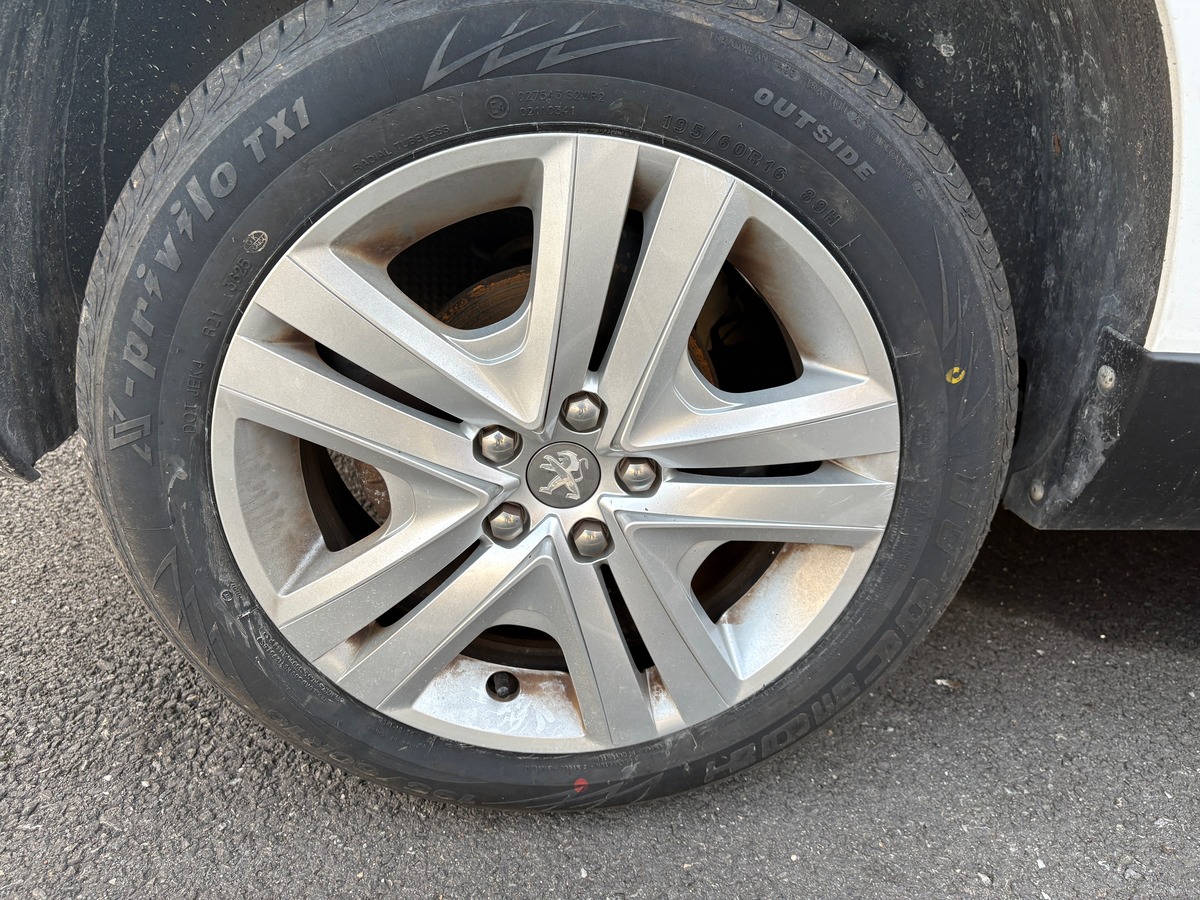 Peugeot 2008 1.2 82CH STYLE 4.0CV - GARANTIE 1 AN