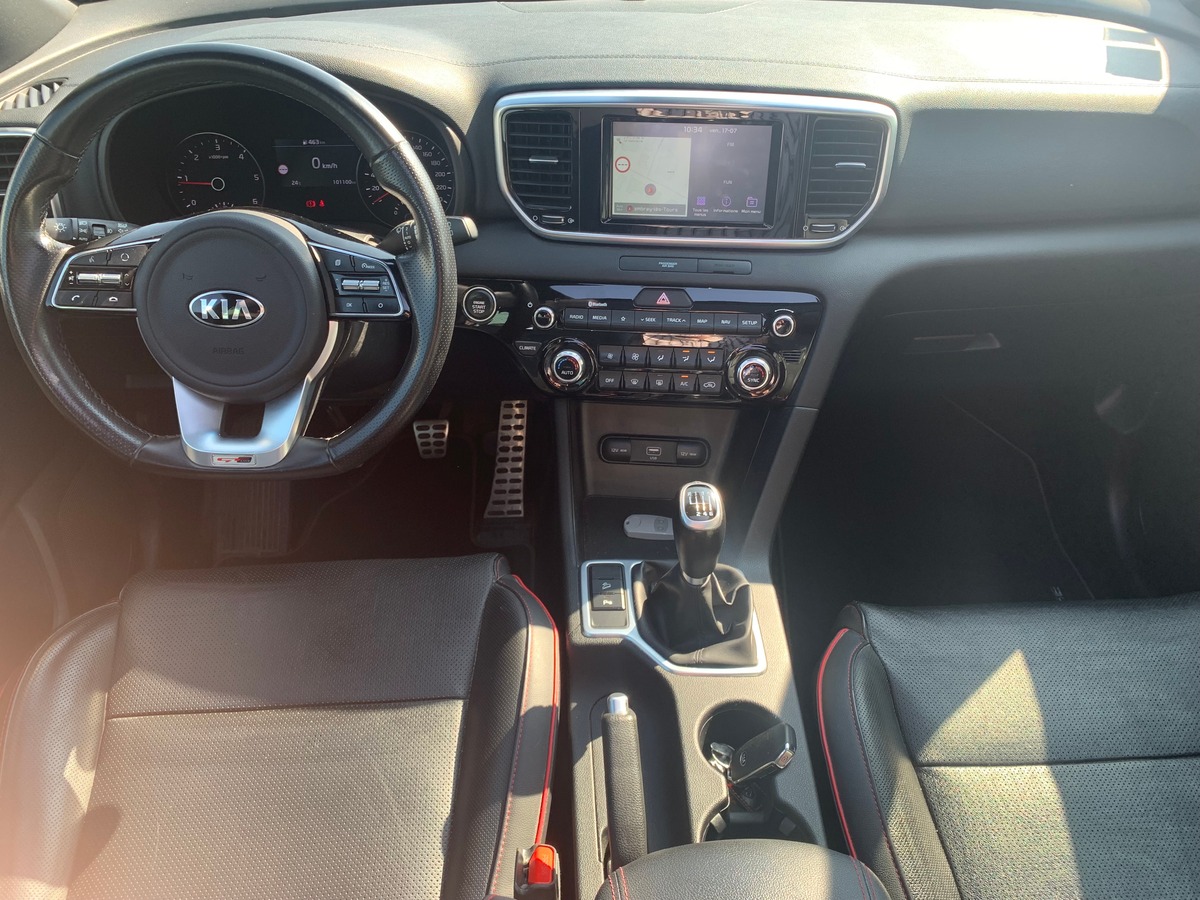 Kia Sportage 136 | GT LINE | Toit panoramique | Caméra recul | GPS | Régulateur vitesse | Attelage