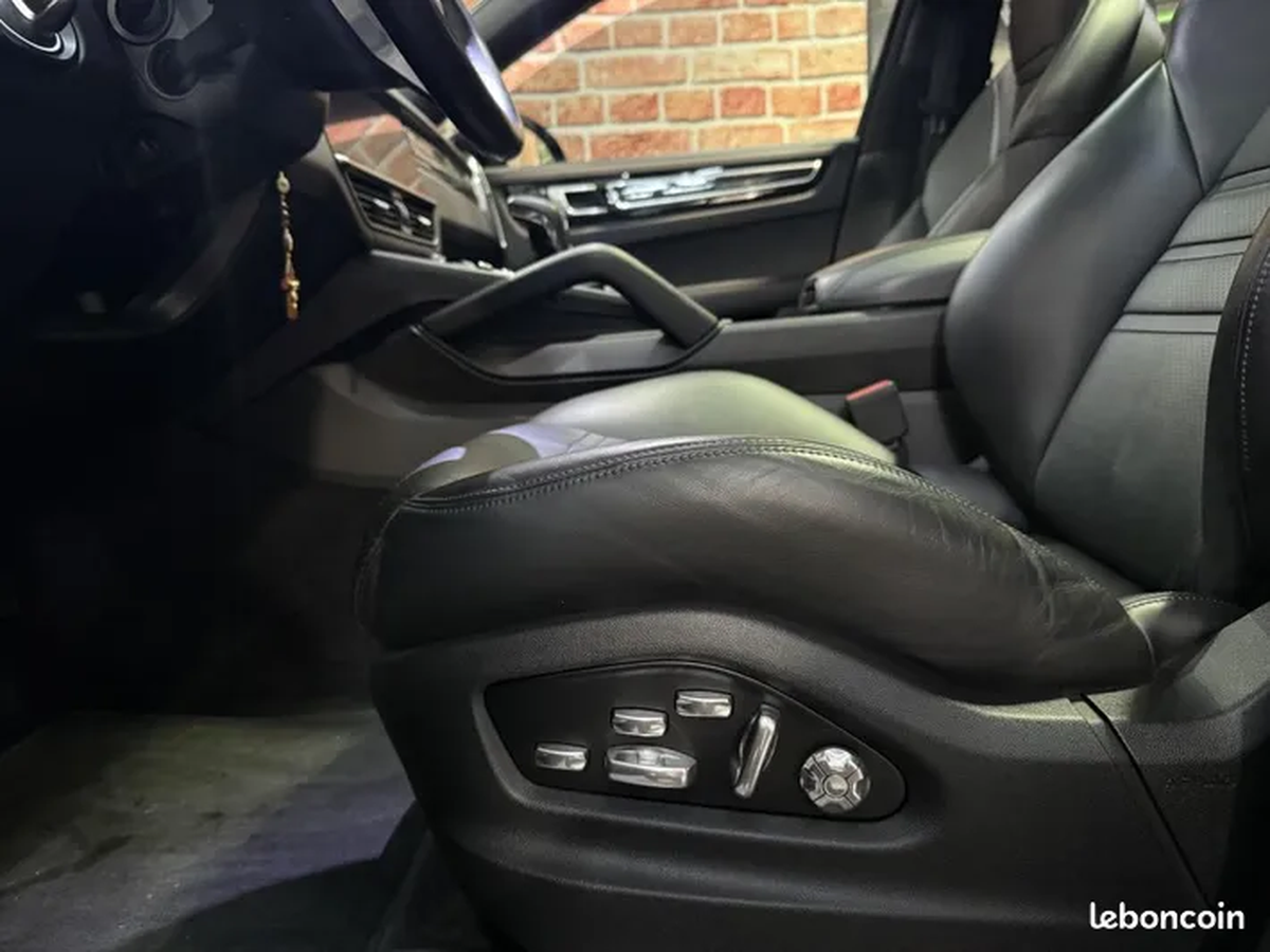 Porsche Cayenne Coupé 3.0 V6 E-HYBRID 462cv