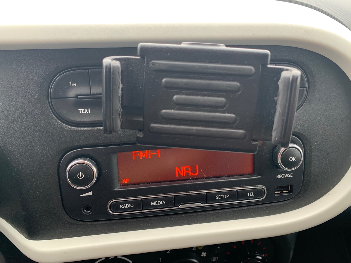 RENAULT Twingo LIFE | Radio Connect R&Go + support téléphone | Limiteur de vitesse.
