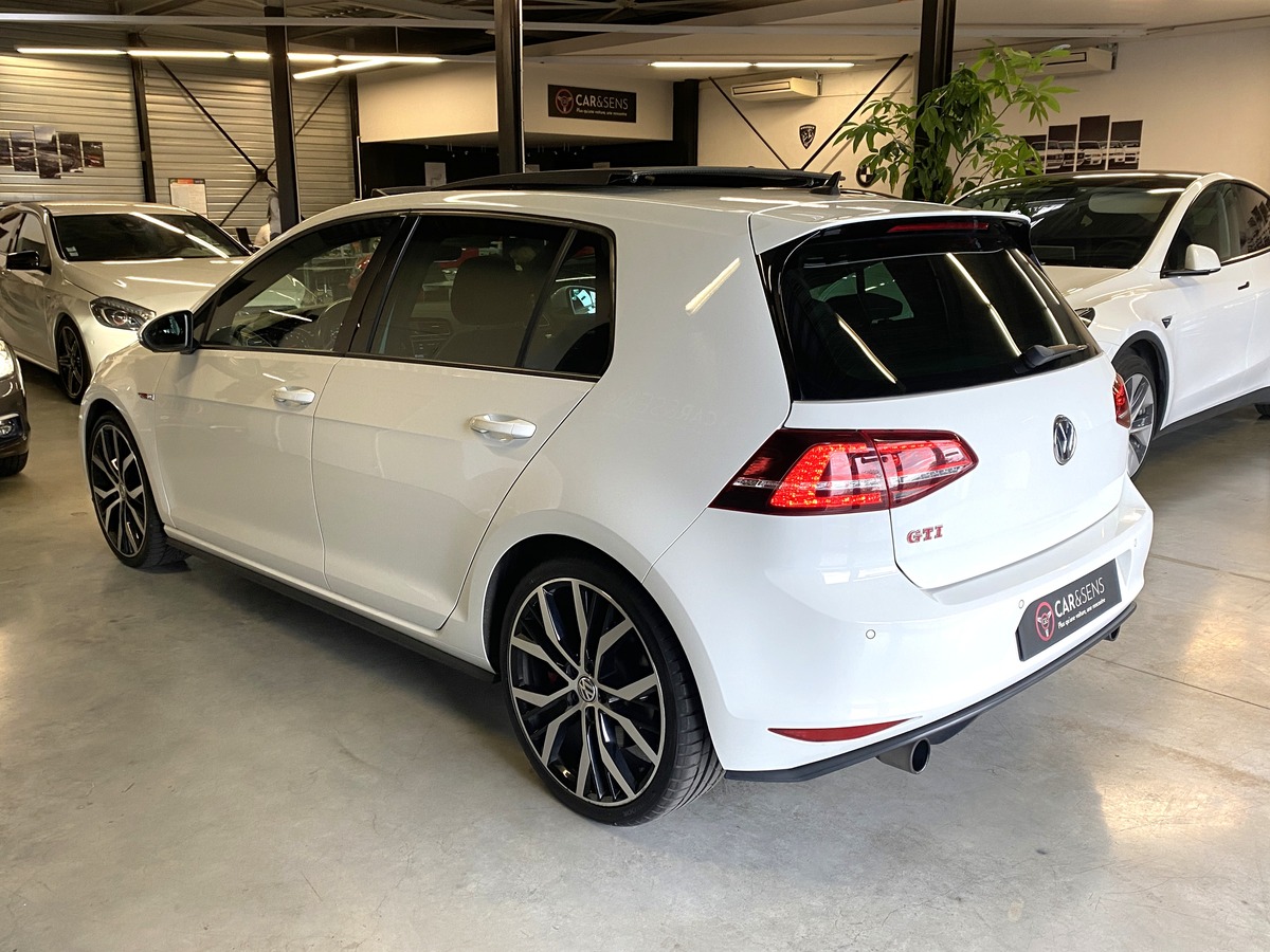 Volkswagen Golf VII 2.0 TSI 230ch GTI PERFORMANCE DSG6 5P / DCC / TO PANO / ACC / DYNAUDIO / CARPLAY