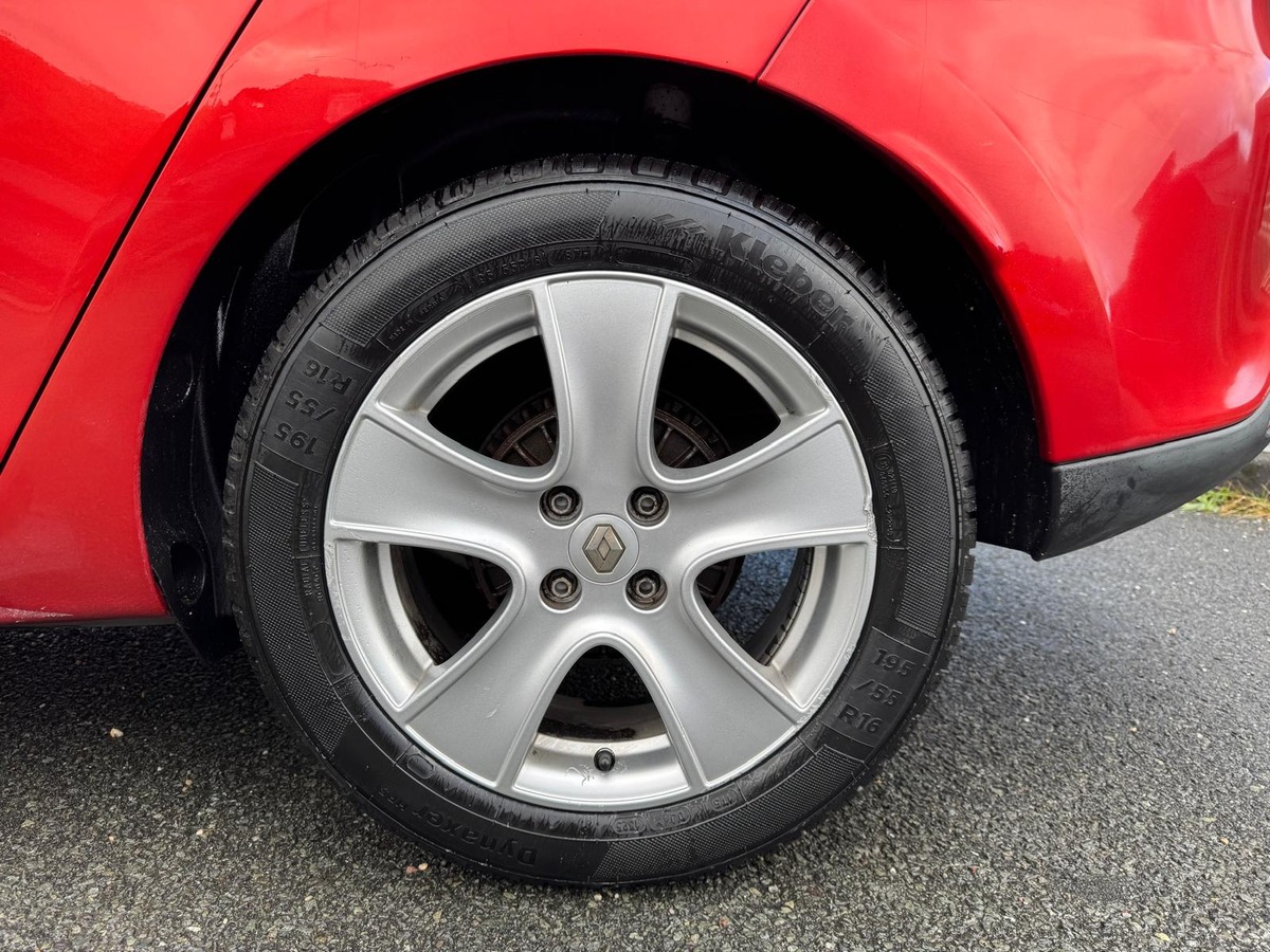 RENAULT Clio IV Estate 1.5 DCI 90cv Intens - Garantie