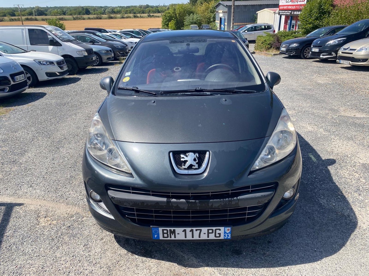 Peugeot 207 1.6 hdi 92cv toit panoramique EDITION LIMITEE SERIE 64