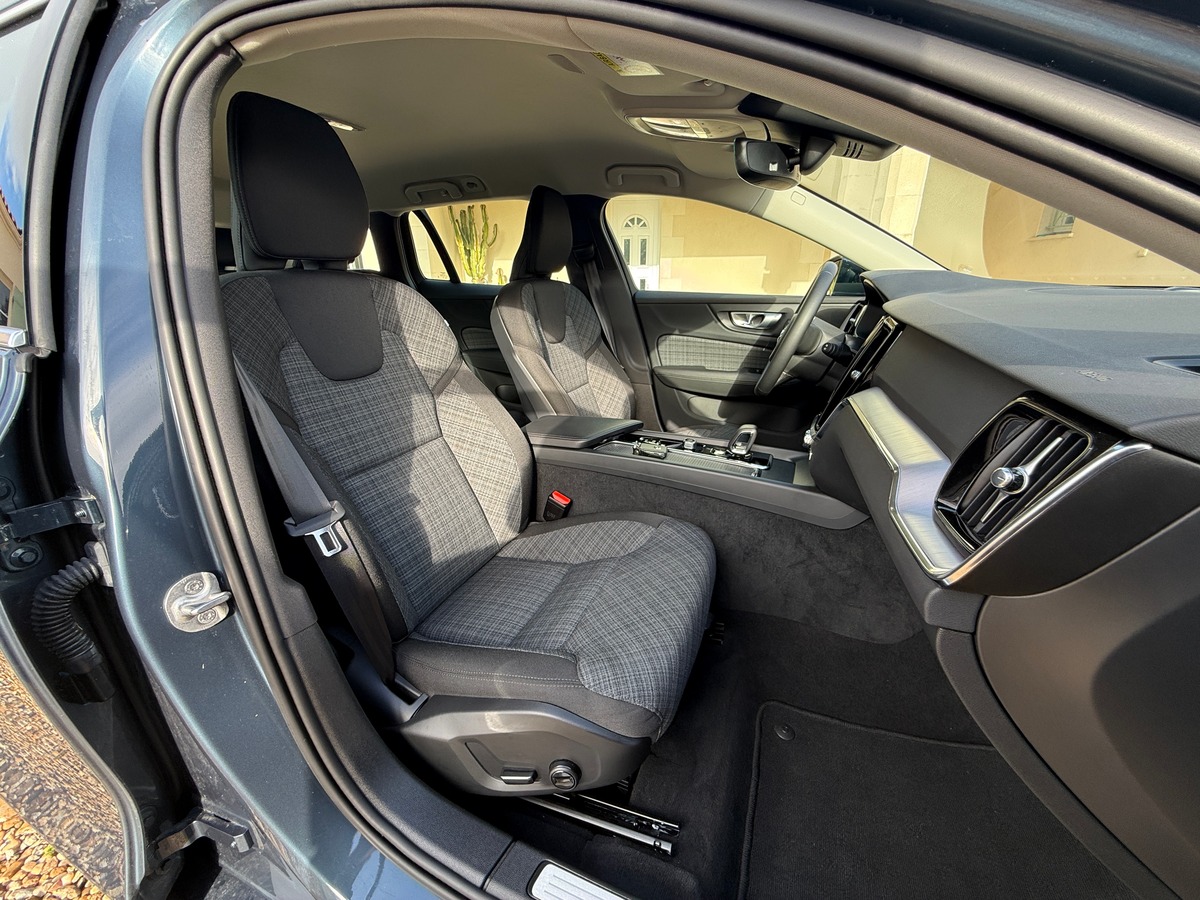 Volvo V60 B4 2.0 Ti 16V Mild Hybrid DCT7 197 cv