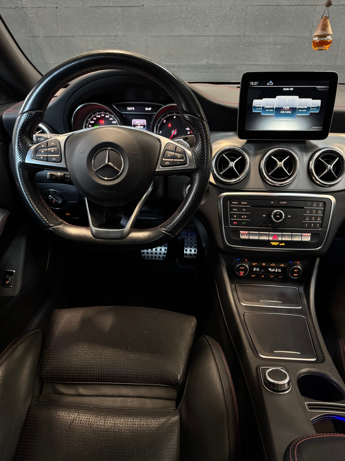 Mercedes Benz CLA Shooting Brake 220 d Fascination 4Matic 7G-DCT