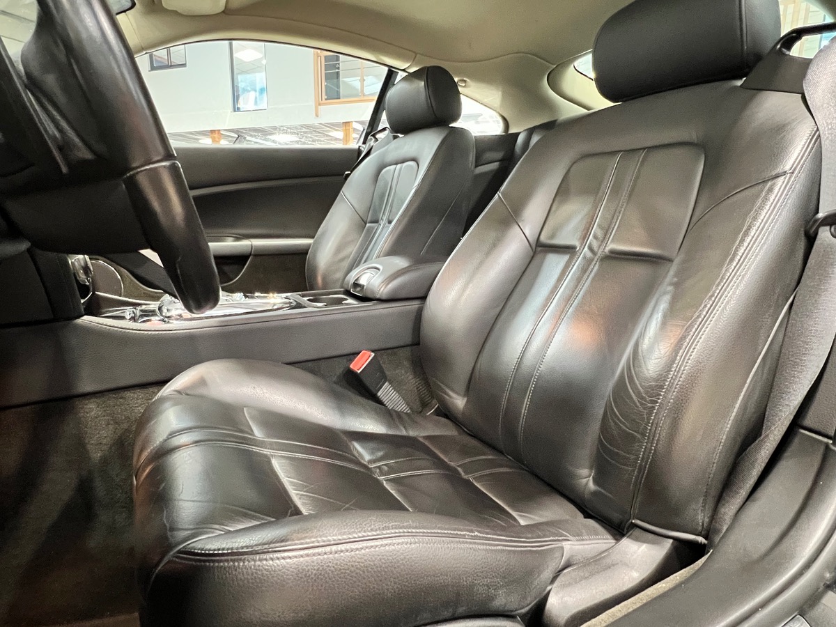 Jaguar XK Coupé Ph1 4.2 32V 298CV BVA z