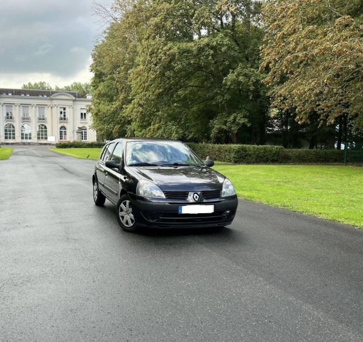 RENAULT Clio 1.2i 75 CV 16V EDITION EXTREME / FAIBLE KILOMETRAGE / PREMIERE MAIN/ DISTRIBUTION NEUVE