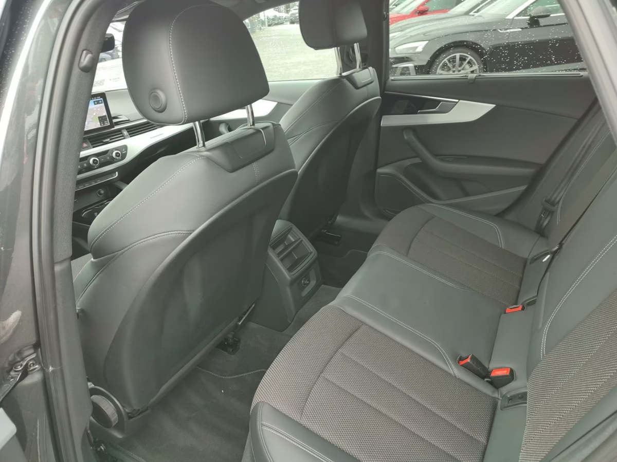 Audi A4 Avant 40 TDI 204ch S line quattro S tronic 7/Compétition/Attelage/Caméra/Gris Daytona