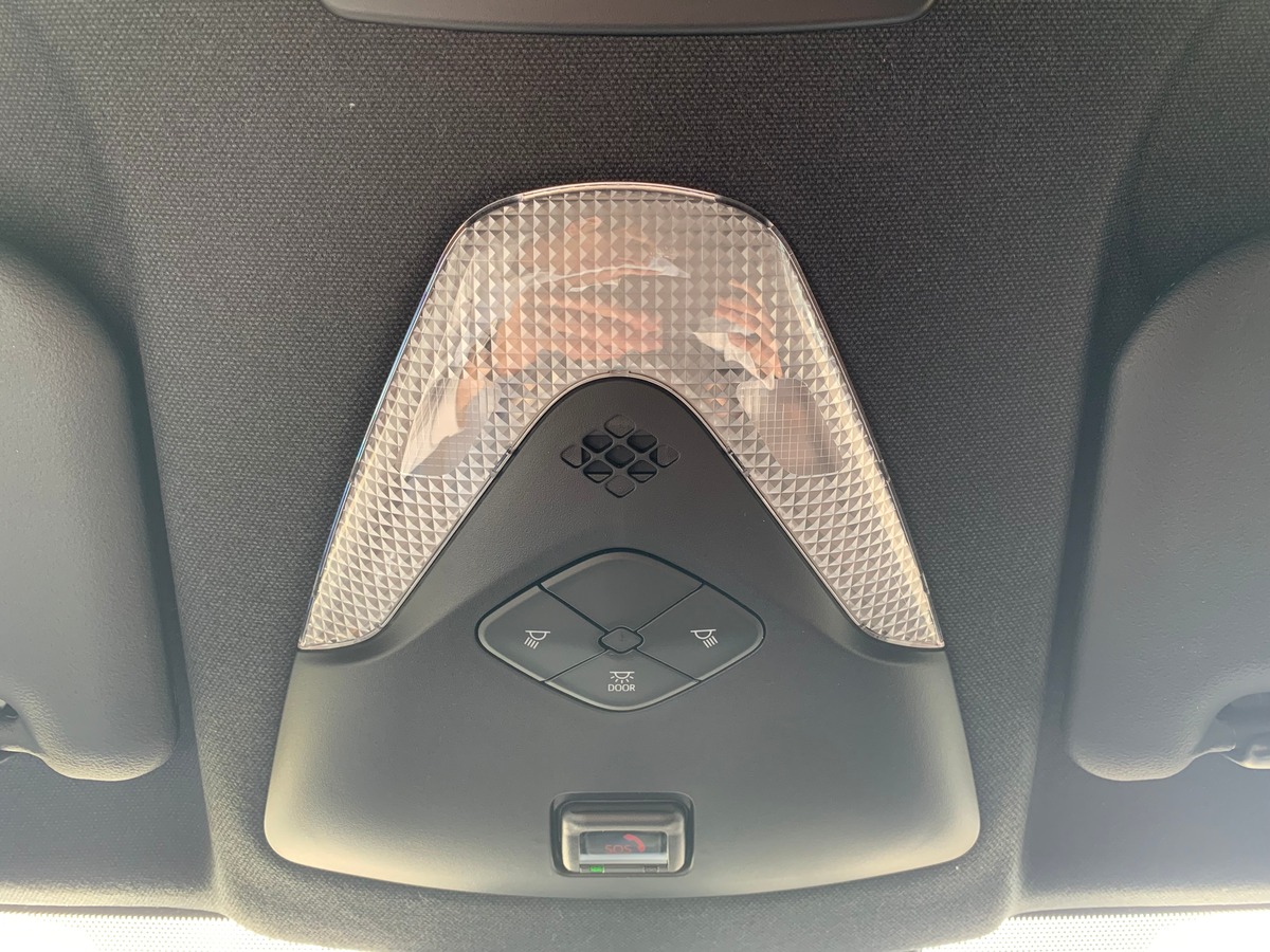 Toyota C-HR 184 ch | Attelage | GPS | Radio JBL | Caméra recul | Radar stationnement arriére, avant