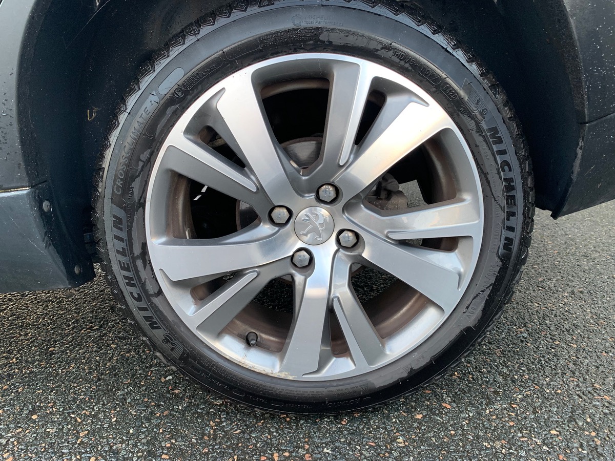 Peugeot 2008 120 ch | Crossway | Caméra de recul | Toit panoramique | GPS | Grip control