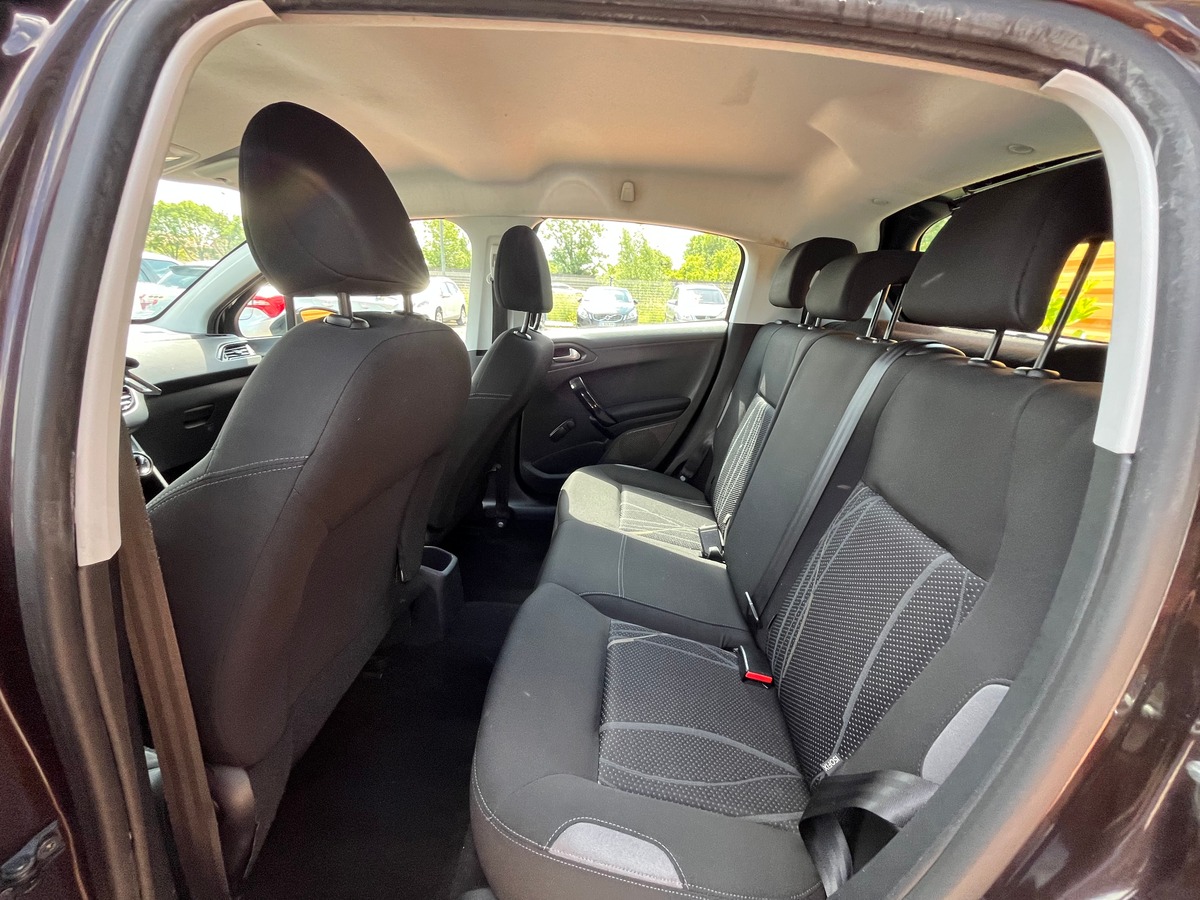 Peugeot 208 5 Portes 1.2 VTi 82 CH ACTIVE