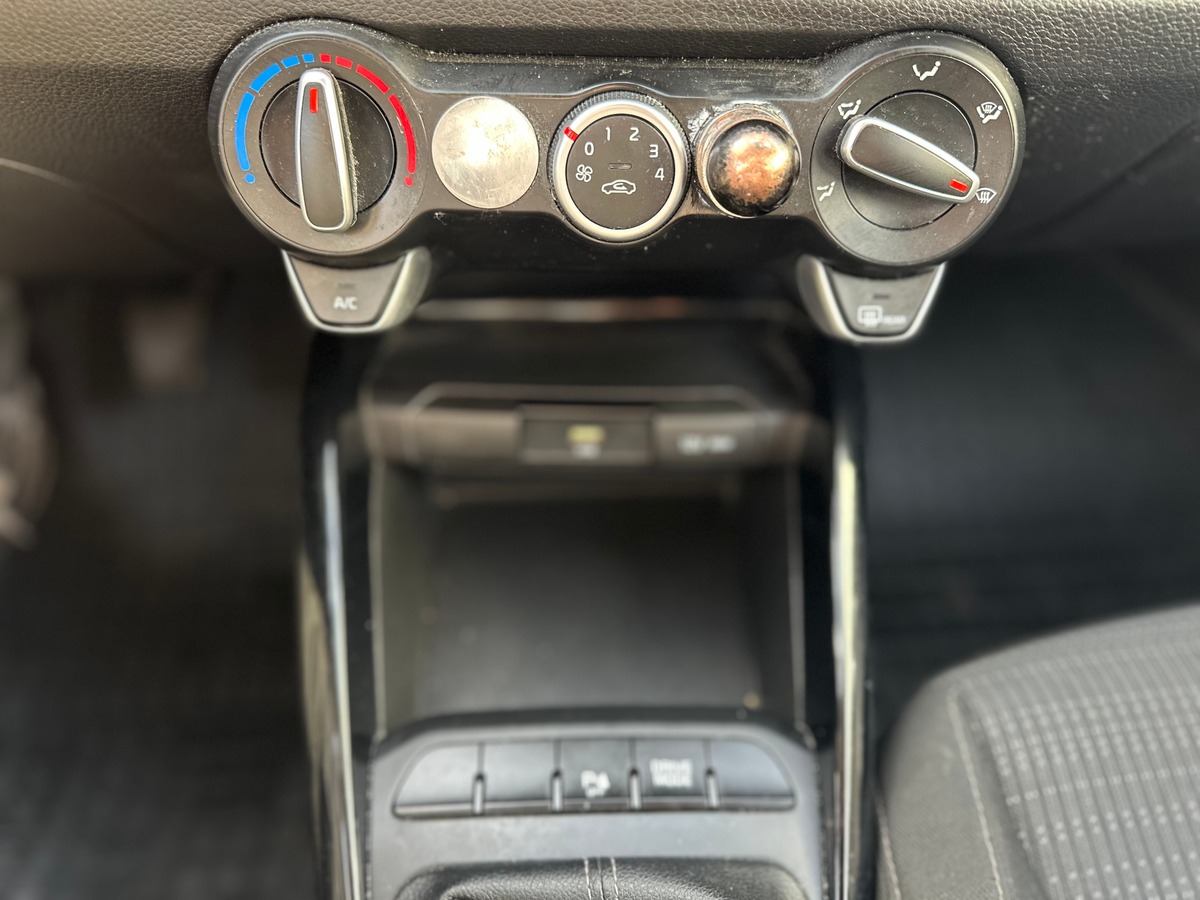 Kia Stonic Phase 2 1.0 T-GDi 100 cv EN TRÈS BON ÉTAT - CAMÉRA DE RECUL - CARPLAY