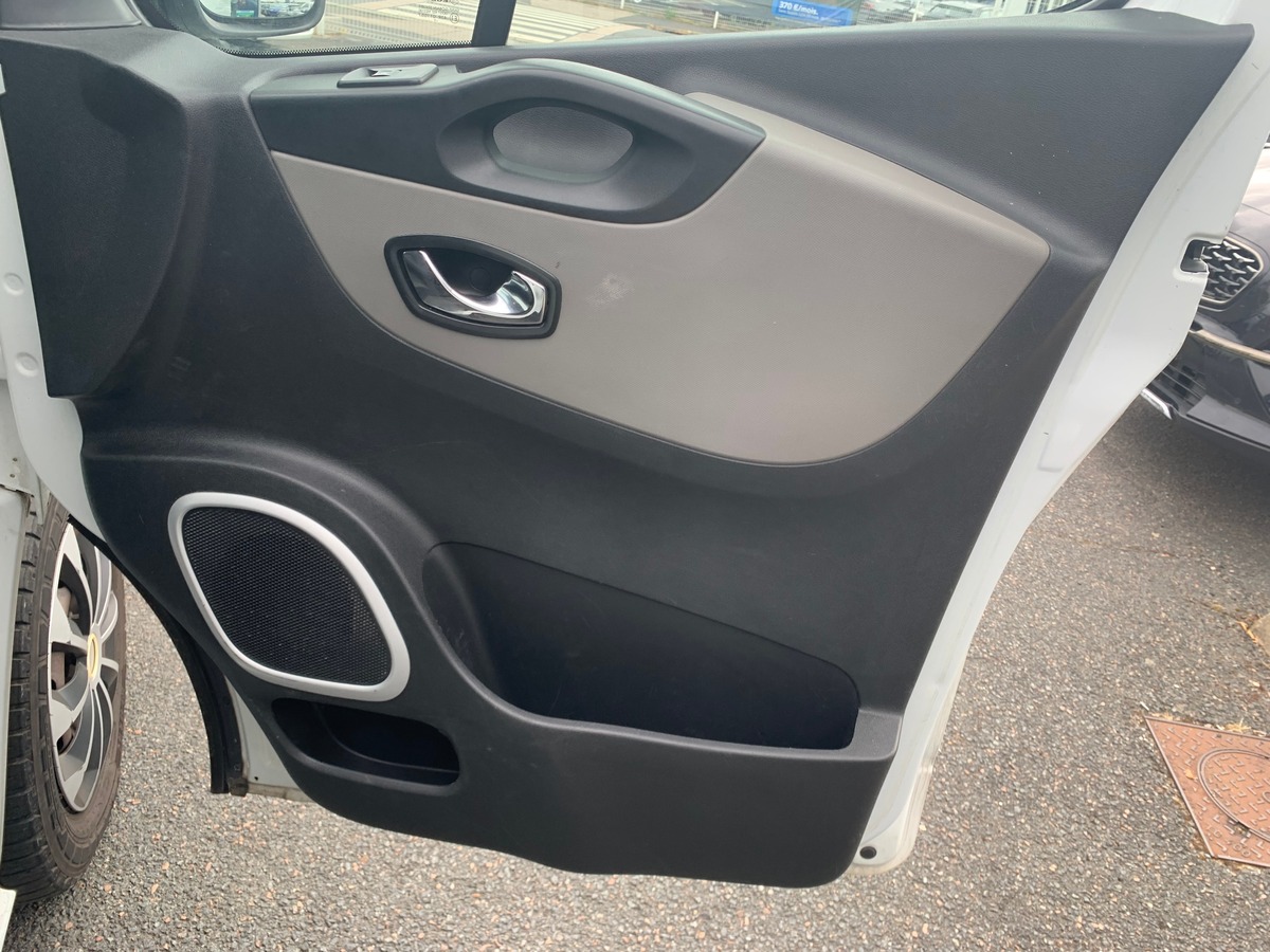 RENAULT Trafic 95 chevaux | 3 Places | Régulateur de vitesse | GPS | Climatisation | Bluetooth