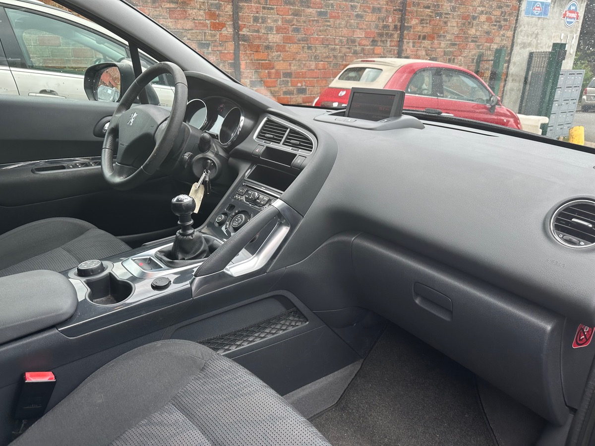 Peugeot 3008 1.6 HDI 112 CV allure 4XCART