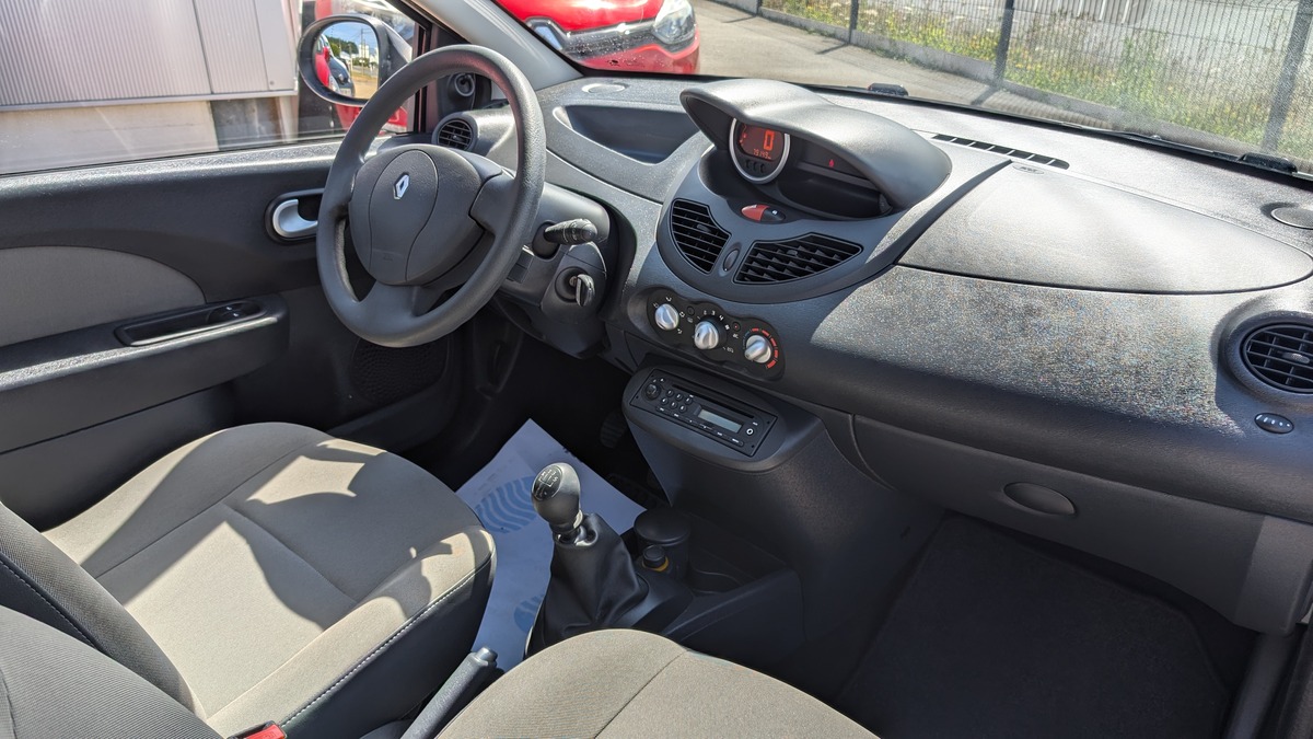 RENAULT Twingo II 1.2i 60 Authentique