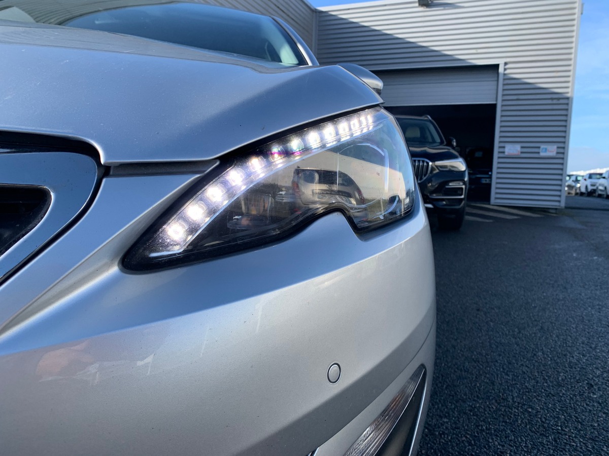 Peugeot 308 SW 100 ch | Allure | Caméra recul | GPS | Régulateur de vitesse adapatatif | Bluetooth