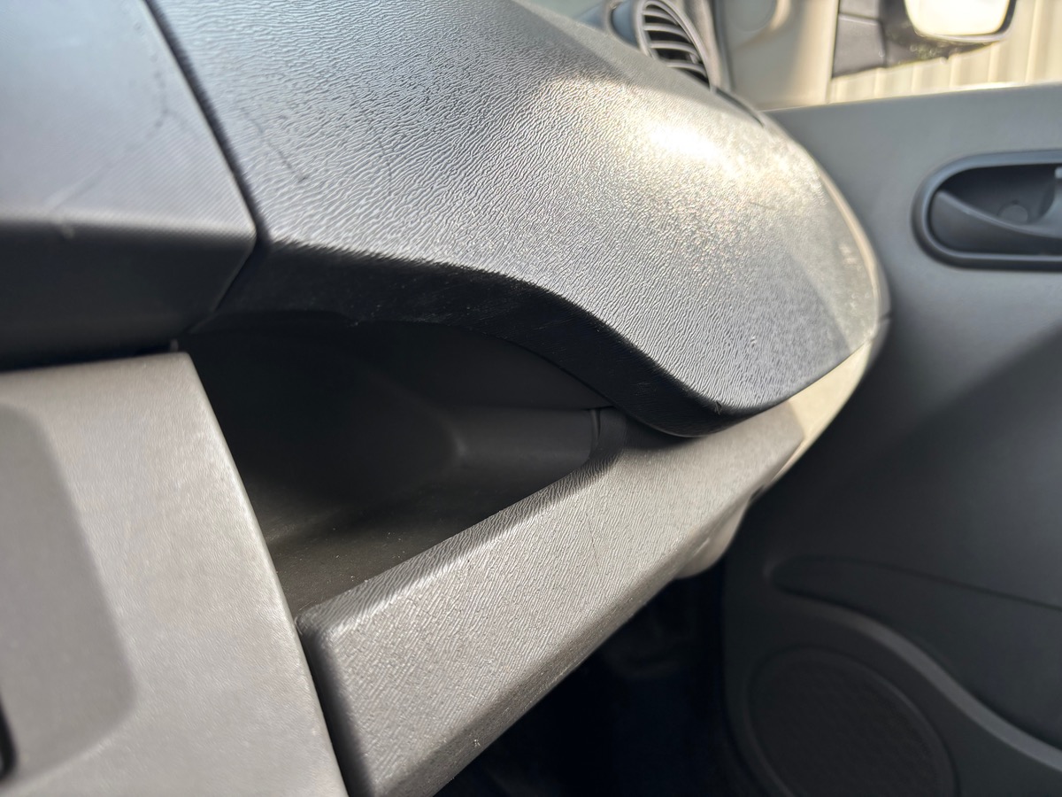 RENAULT Kangoo II Express phase 1 BVM5 / Trappe de toit