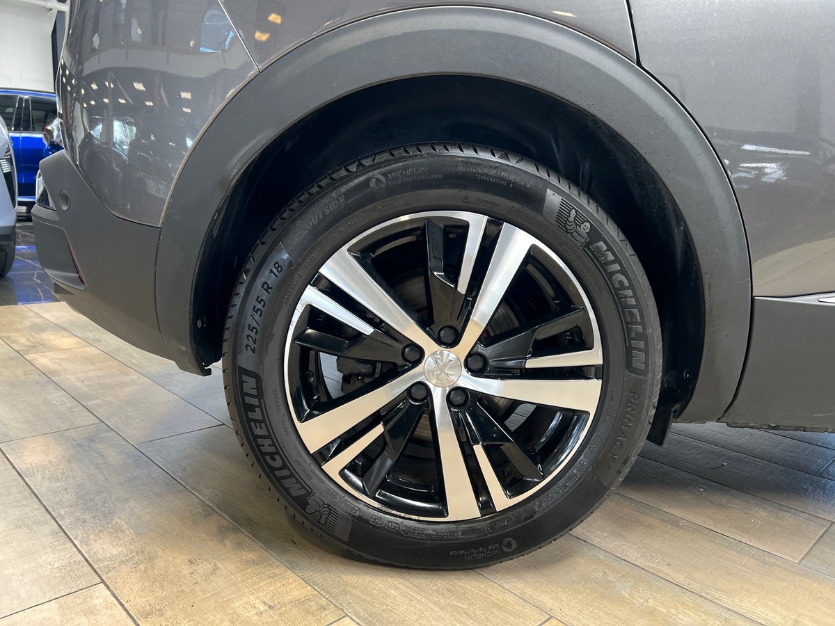 Peugeot 3008 II (2) GT 1.5 BLUEHDI 130 cv EAT8 S&S /TOIT PANORAMIQUE/CARPLAY/