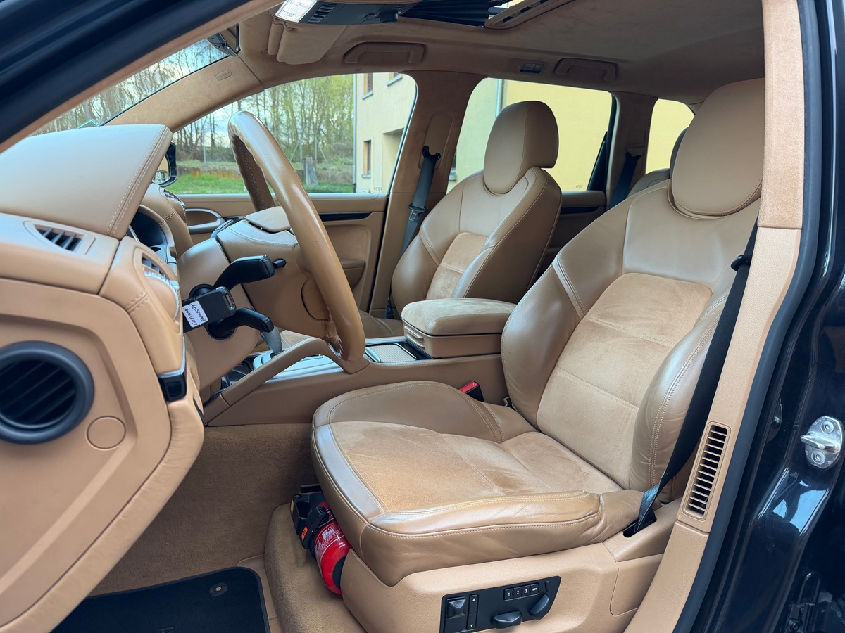 Porsche Cayenne GTS 4.8 V8 TIPTRONIC / TOIT OUVRANT / SIEGES AV CHAUFFANT / HAYON ELECTRIQUE
