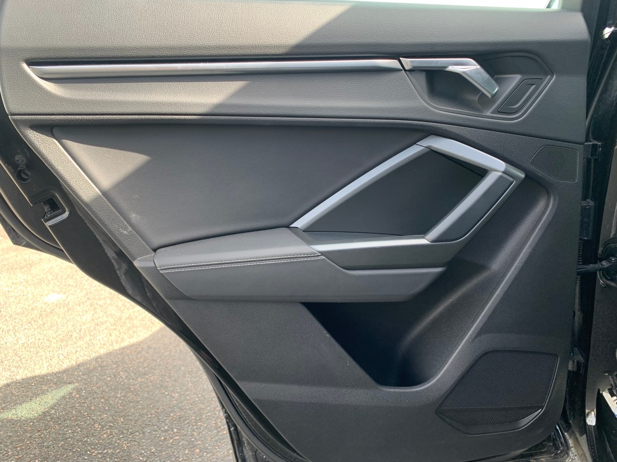 Audi Q3 Sportback 150 ch | S-Line | Caméra de recul | Apple car Play | Coffre assisté électriquement