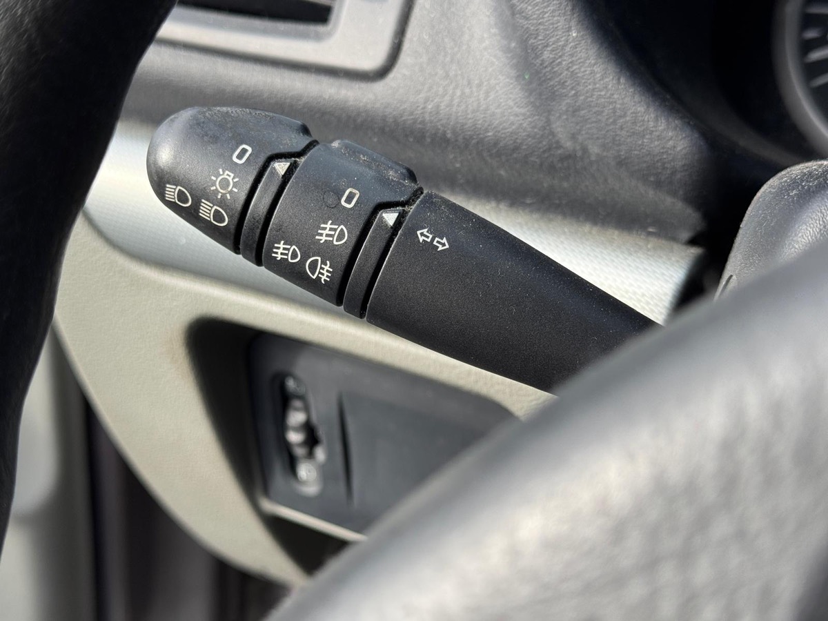 RENAULT Clio 1.6 16V