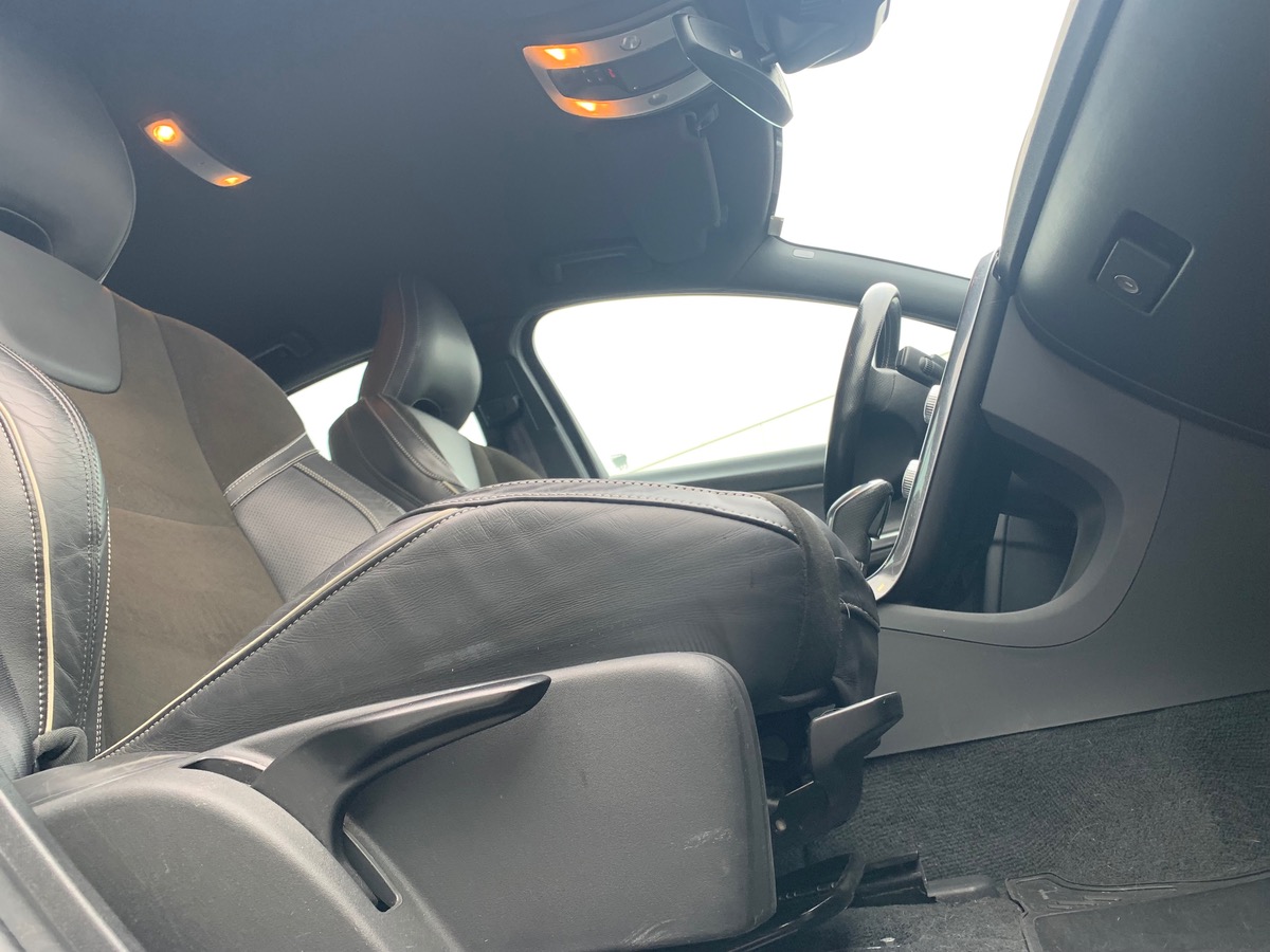 Volvo S60 150 ch | R-design | Attelage amovible | Régulateur vitesse | Radar stationnement arriére