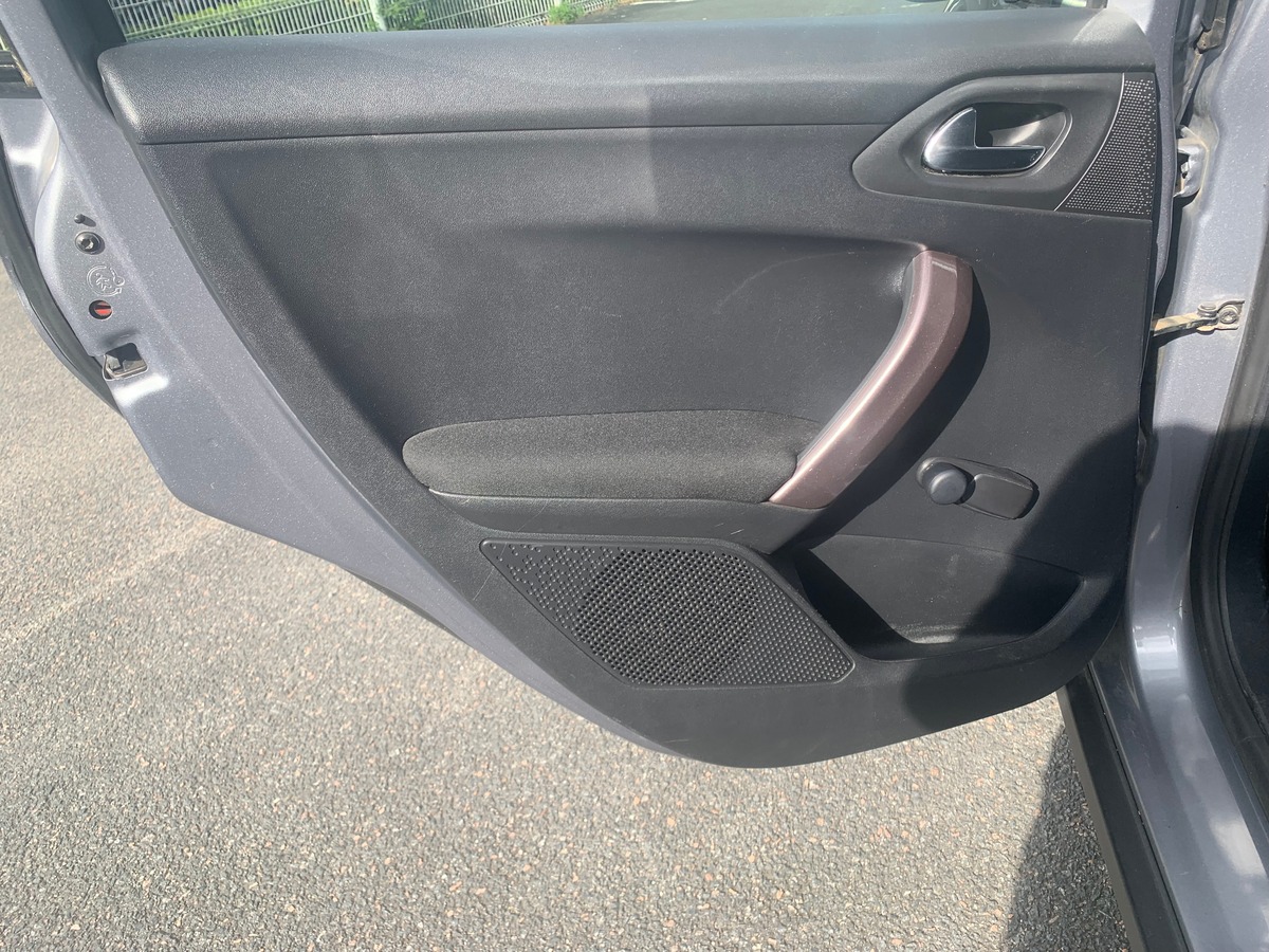 Peugeot 2008 100 ch | Style | Régulateur de vitesse | GPS | Bluetooth | Radar arriére | Barres toit