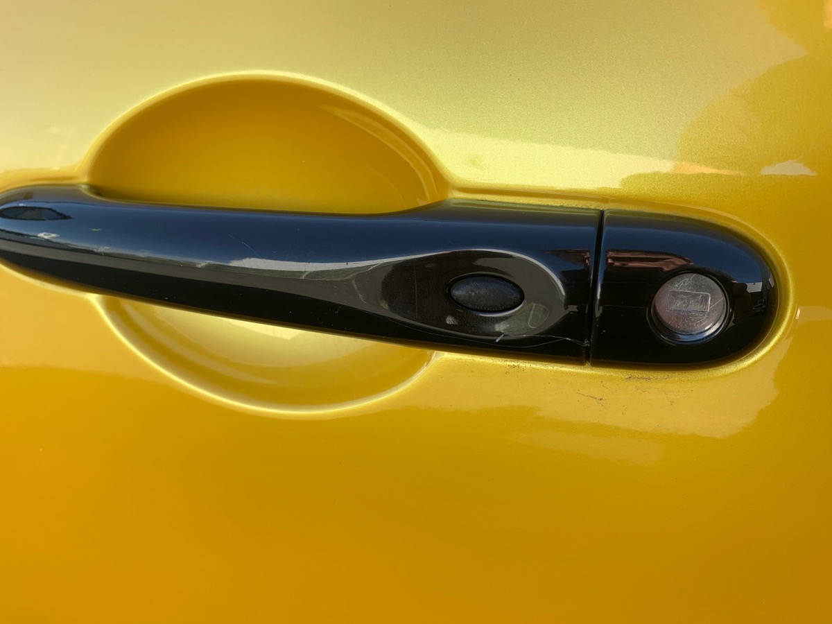 RENAULT Clio IV 200 ch | RS | Jaune Sirius | Révision complète en 03/2025 | Palettes au volant