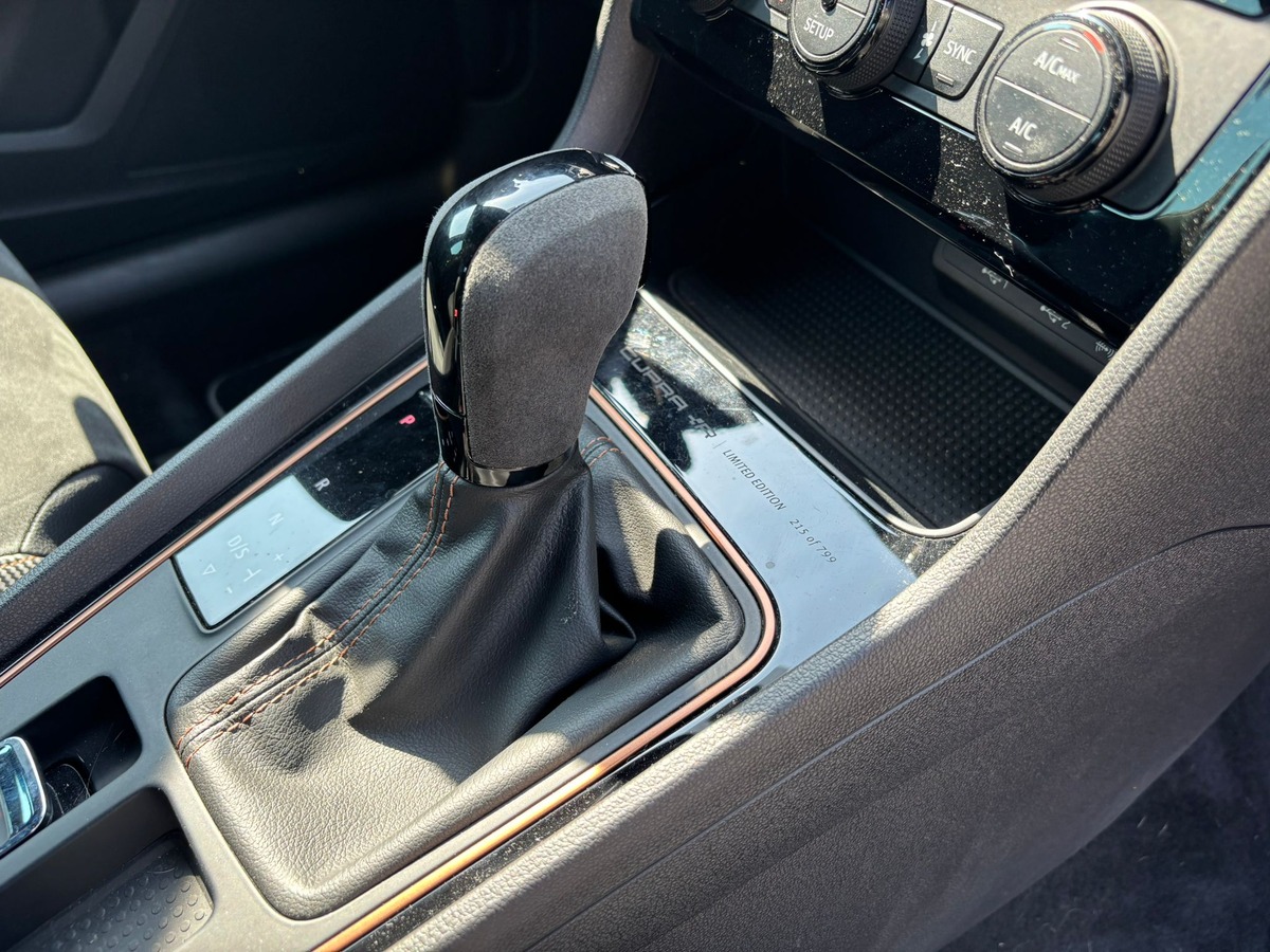 Seat CUPRA LEON R 2.0 TSI DSG6 - N°215/799 - Française