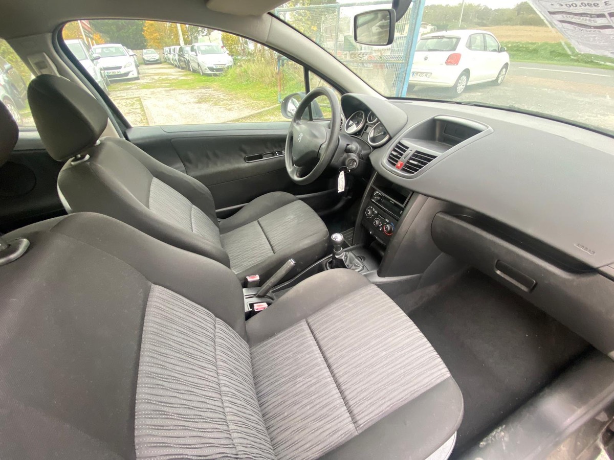 Peugeot 207 1.4i 167066km 5 places CRIT AIR 1