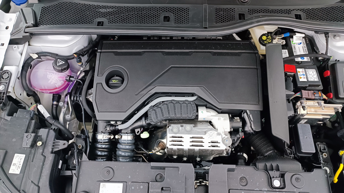 Citroën C4 145 ch | 1.2 Hybride | Max e-DCS6 | Ecran central 10" tactile | PLUSIEURS COLORIS