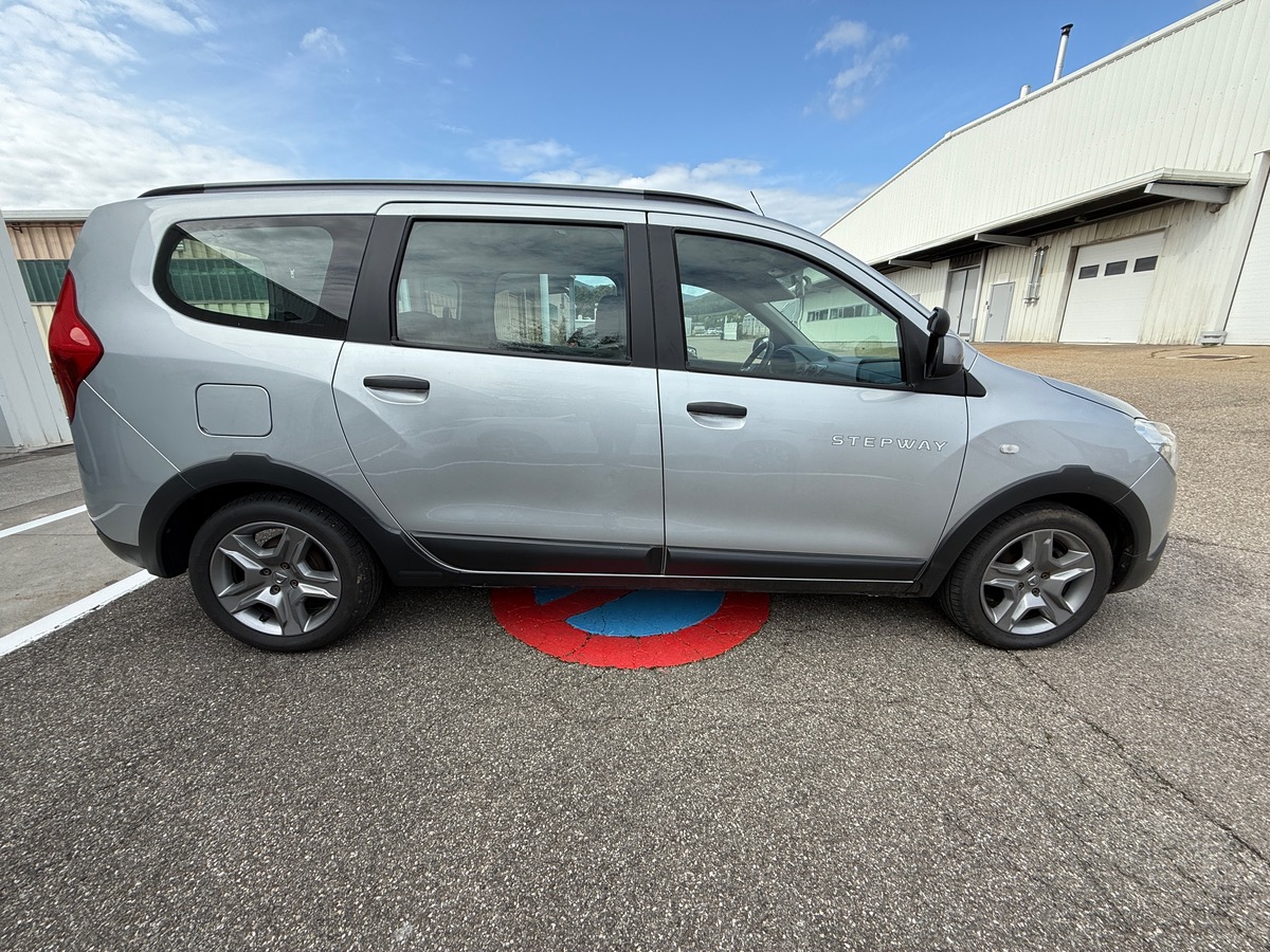 Dacia Lodgy 1.3 TCe FAP 130 cv Stepway, 5 places, Suivi Complet