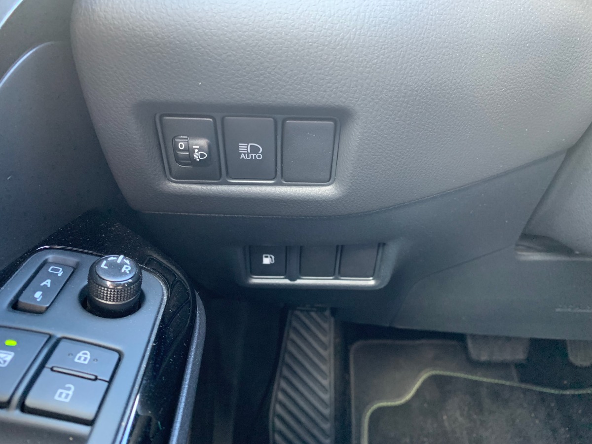 Toyota C-HR 184 ch | Attelage | GPS | Radio JBL | Caméra recul | Radar stationnement arriére, avant