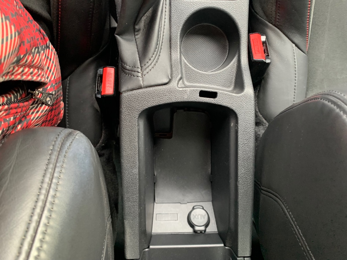 Peugeot RCZ 270 | R | Pack Sport | GPS | Radar avant arriére | Baquet sport mi-cuir Alcantara