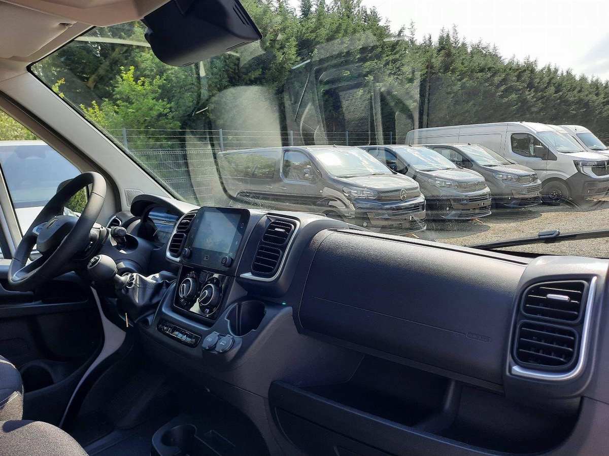 Peugeot Boxer Fg FOURGON 333 L2H2 2.2 BLUEHDI 140CH M6 CONFORT