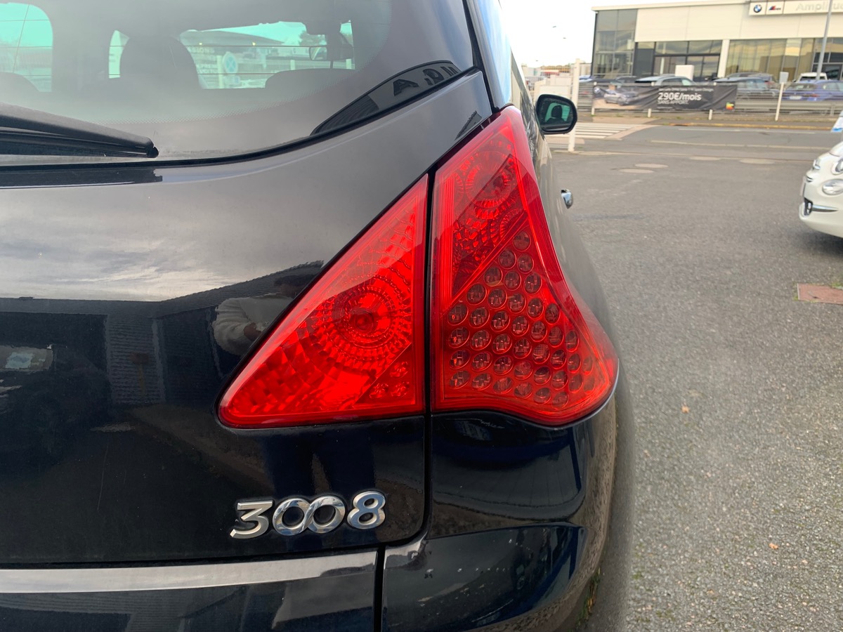 Peugeot 3008 115 ch | GPS | Bluetooth | Régulateur de vitesse | Sièges rang 2 rabattables à plat